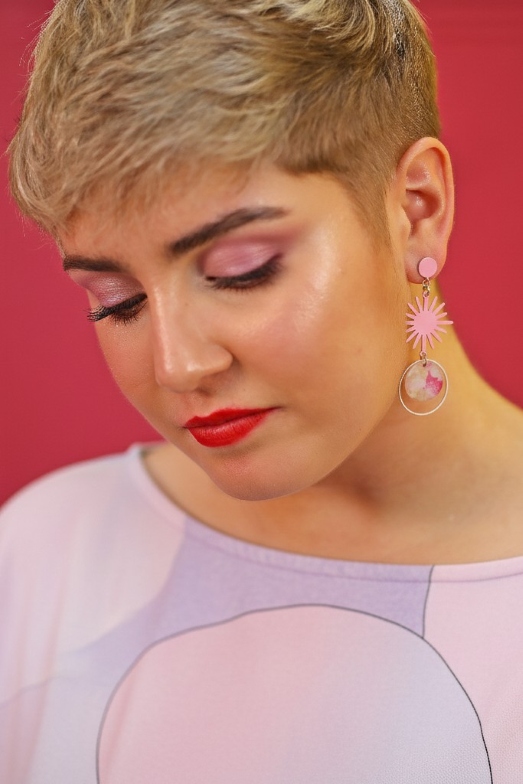 boucles fantaisies avec medaillon de nacre rose